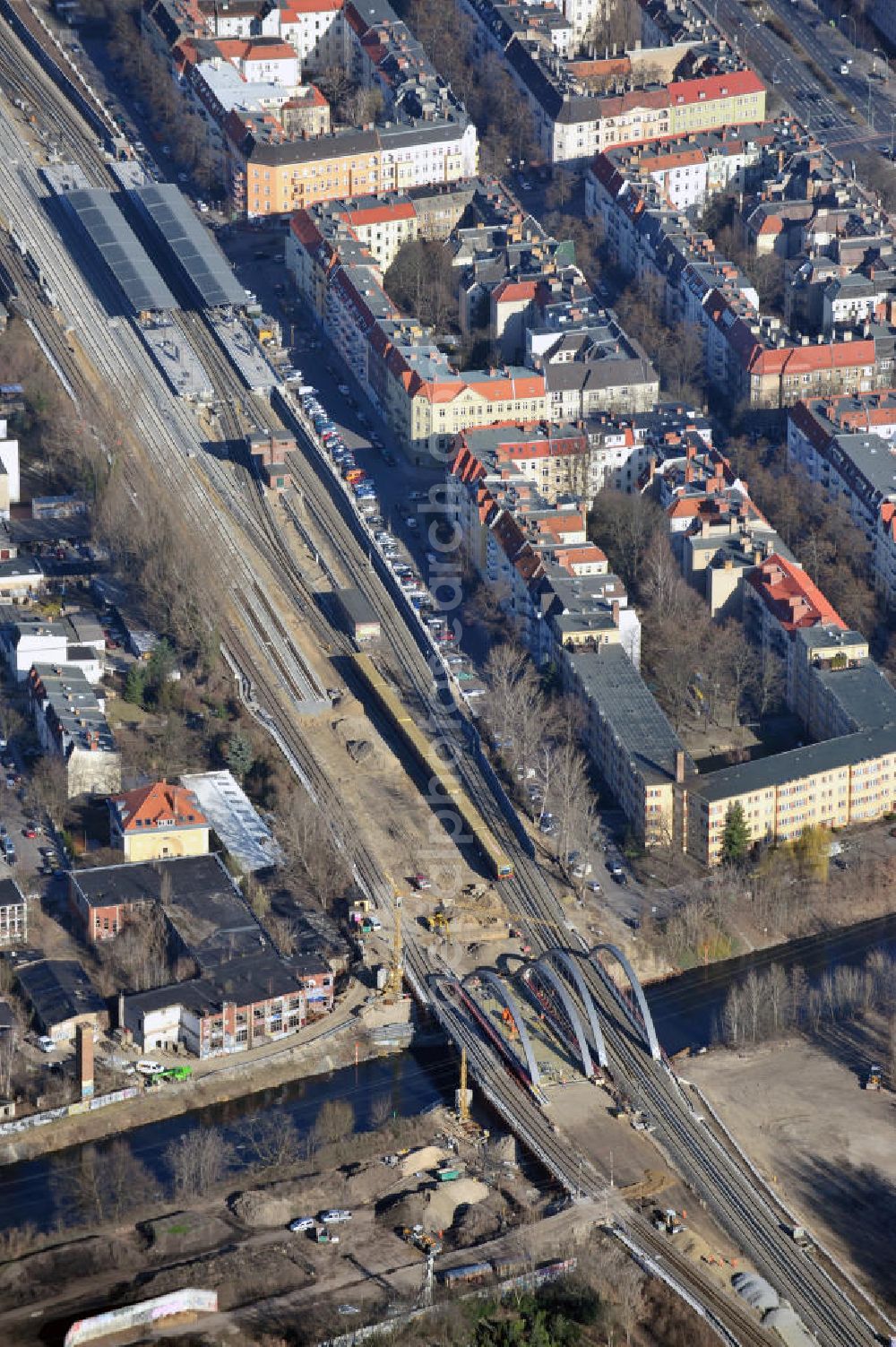 Berlin-Baumschulenweg from above - Blick auf den fast fertig umgebauten Bereich des S-Bahnhof Berlin-Baumschulenweg an der Glanzstraße / Stotmstraße. Der Um- und Ausbau ist ein Projekt der EUROVIA Infra GmbH. View onto the construction area at the city railway station in Treptow-Köpenick.