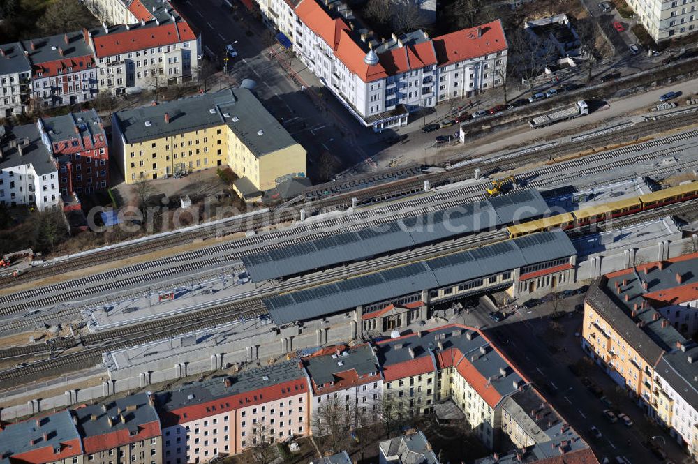 Berlin-Baumschulenweg from the bird's eye view: Blick auf den fast fertig umgebauten Bereich des S-Bahnhof Berlin-Baumschulenweg an der Glanzstraße / Stotmstraße. Der Um- und Ausbau ist ein Projekt der EUROVIA Infra GmbH. View onto the construction area at the city railway station in Treptow-Köpenick.