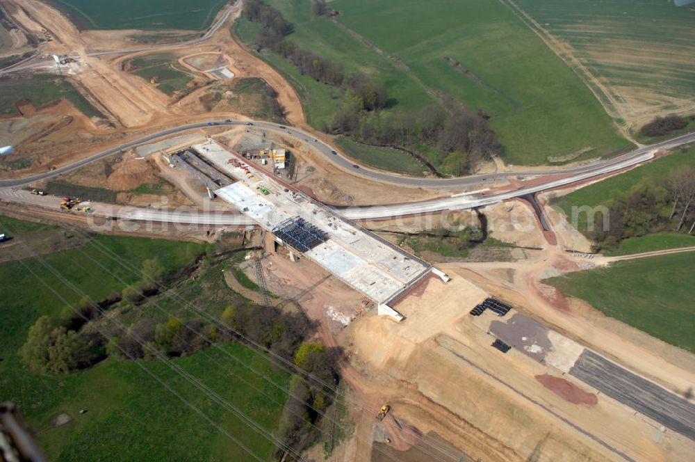 Großenlupnitz from above - Blick auf die Baustelle der neuen Böbertalbrücke mit einer Länge von 370 m und der Ausfahrt / Anschlussstelle Eisenach-Ost. Die Brücke ist Teil des Projekt Nordverlegung / Umfahrung Hörselberge der Autobahn E40 / A4 in Thüringen bei Eisenach. Durchgeführt werden die im Zuge dieses Projektes notwendigen Arbeiten unter an derem von den Mitarbeitern der Niederlassung Weimar der EUROVIA Verkehrsbau Union sowie der Niederlassungen Abbruch und Erdbau, Betonstraßenbau, Ingenieurbau und TECO Schallschutz der EUROVIA Beton sowie der DEGES.