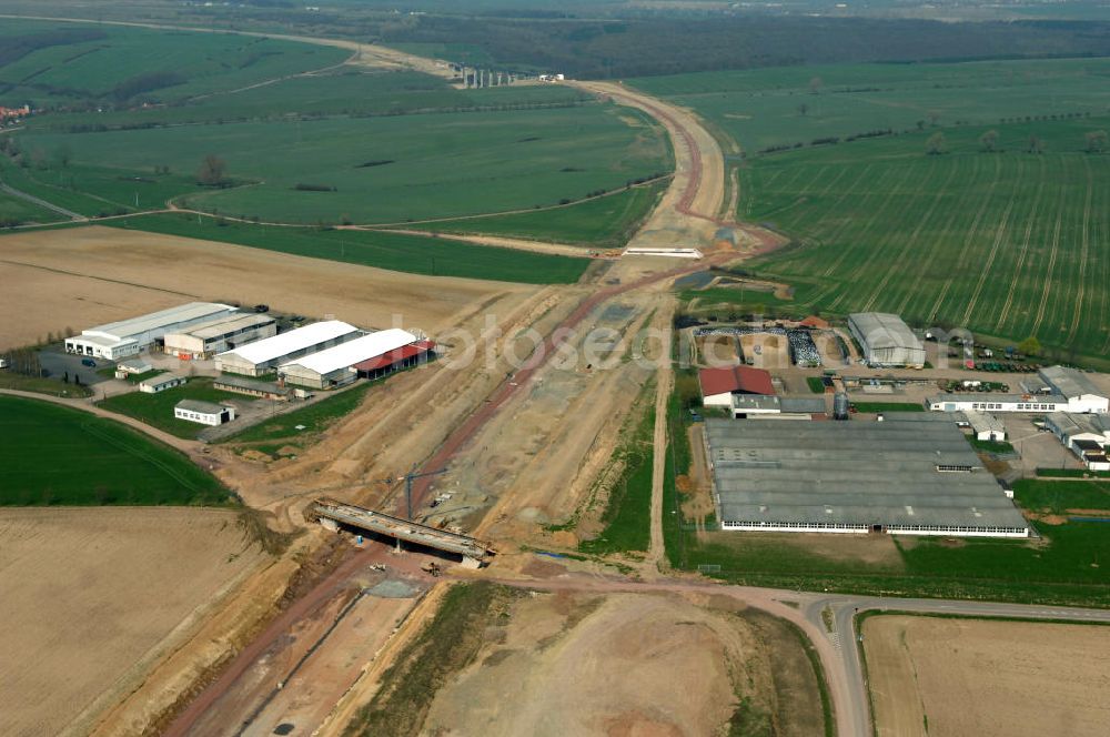 Aerial photograph Hastrungsfeld - Blick auf die Baustelle der A4 und der Strassenbrücke zwischen Hastrungsfeld und Burla. Der Neubau ist Teil des Projekt Nordverlegung / Umfahrung Hörselberge der Autobahn E40 / A4 in Thüringen bei Eisenach. Durchgeführt werden die im Zuge dieses Projektes notwendigen Arbeiten unter an derem von den Mitarbeitern der Niederlassung Weimar der EUROVIA Verkehrsbau Union sowie der Niederlassungen Abbruch und Erdbau, Betonstraßenbau, Ingenieurbau und TECO Schallschutz der EUROVIA Beton sowie der DEGES.