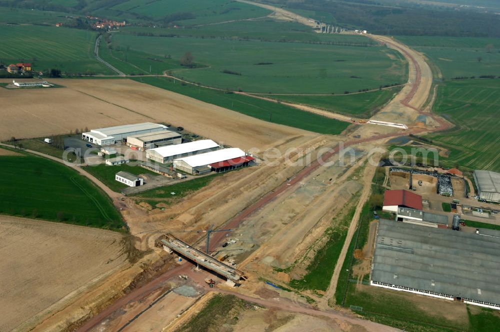 Hastrungsfeld from above - Blick auf die Baustelle der A4 und der Strassenbrücke zwischen Hastrungsfeld und Burla. Der Neubau ist Teil des Projekt Nordverlegung / Umfahrung Hörselberge der Autobahn E40 / A4 in Thüringen bei Eisenach. Durchgeführt werden die im Zuge dieses Projektes notwendigen Arbeiten unter an derem von den Mitarbeitern der Niederlassung Weimar der EUROVIA Verkehrsbau Union sowie der Niederlassungen Abbruch und Erdbau, Betonstraßenbau, Ingenieurbau und TECO Schallschutz der EUROVIA Beton sowie der DEGES.