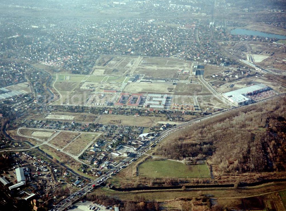 Berlin - Biesdorf from above - Baustelle an der B1 in Berlin - Biesdorf zur Errichtung eines neuen Wohngebietes