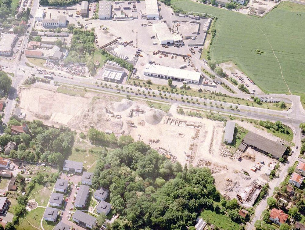 Aerial image Berlin - Mahlsdorf - Baustelle an der B1 in Berlin - Mahlsdorf zur Errichtung eines Baumarktes und versch. Gewerbeeinheiten.