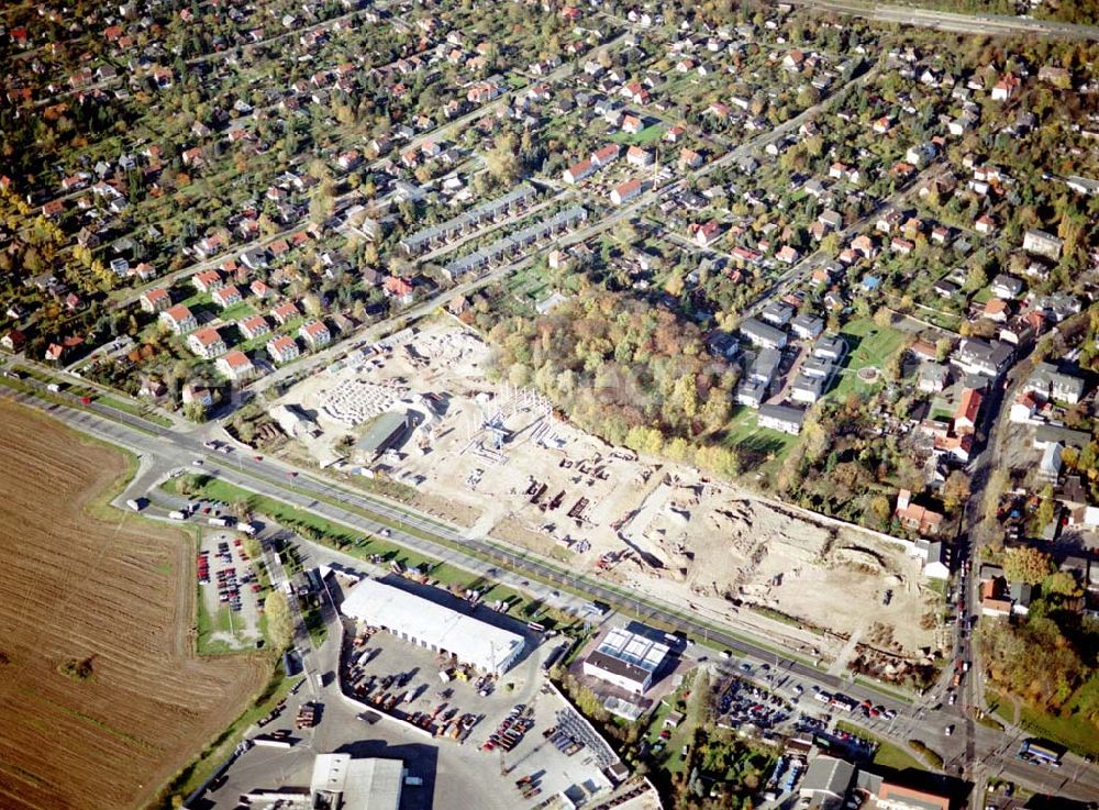 Aerial photograph Berlin - Mahlsdorf - Baustelle an der B1 in Berlin - Mahlsdorf zur Errichtung eines Baumarktes und versch. Gewerbeeinheiten.