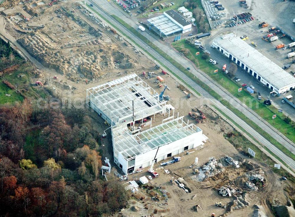 Berlin - Mahlsdorf from above - Baustelle an der B1 in Berlin - Mahlsdorf zur Errichtung eines Baumarktes und versch. Gewerbeeinheiten.