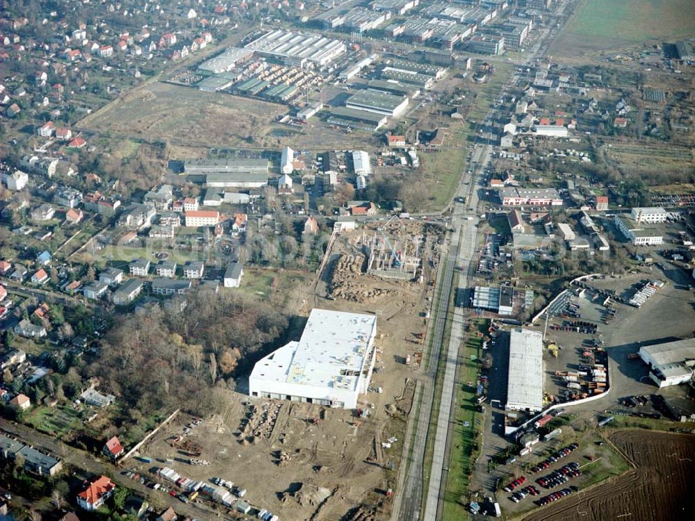 Aerial image Berlin - Mahlsdorf - Baustelle an der B1 in Berlin - Mahlsdorf zur Errichtung eines Baumarktes und versch. Gewerbeeinheiten.