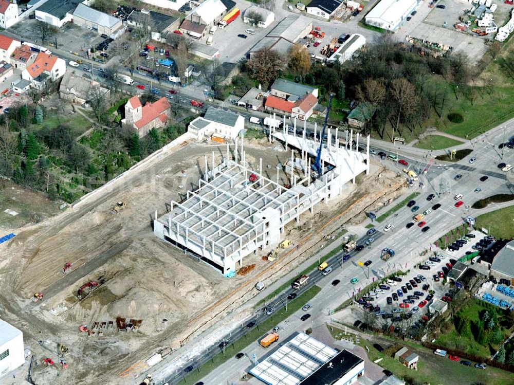 Aerial image Berlin - Mahlsdorf - Baustelle an der B1 in Berlin - Mahlsdorf zur Errichtung eines Baumarktes und versch. Gewerbeeinheiten.