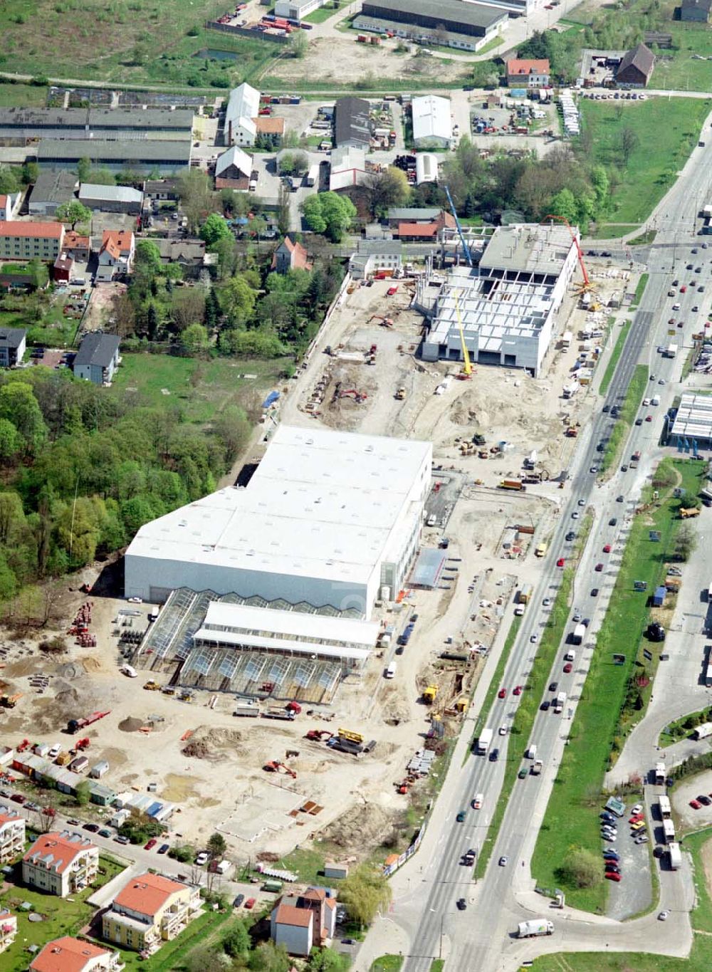 Aerial image Berlin - Mahlsdorf - Baustelle an der B1 in Berlin - Mahlsdorf zur Errichtung eines Baumarktes und versch. Gewerbeeinheiten.