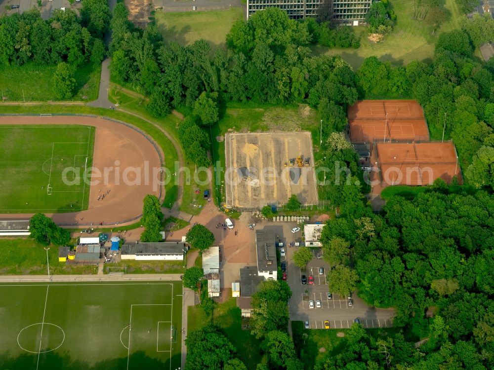 Gelsenkirchen from the bird's eye view: Construction site on Bezirkssportanlage a??Auf der Reihea?? of the clubs DJK TuS Rotthausen e.V. und SSV / FCA 2000 e. V. in Gelsenkirchen in the state North Rhine-Westphalia, Germany