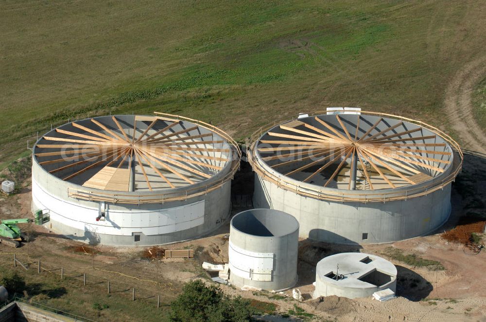 Aerial image Bergzow - Blick auf die Baustelle einer Biogasanlage in Bergzow, ein Ortsteil der Einheitsgemeinde Elbe-Parey im Landkreis Jerichower Land. Kontakt Bauausführung: