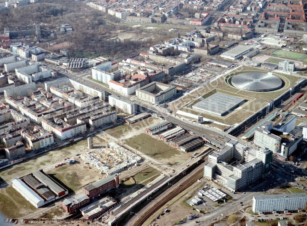 Aerial photograph Berlin - Lichtenberg - Baustelle der BLEG auf dem Geländes des Alten Schlachthofes in Berlin - Lichtenberg an der Landsberger Allee / Storkower Straße (Stadtentwicklungsgebiet Eldenaer Straße).