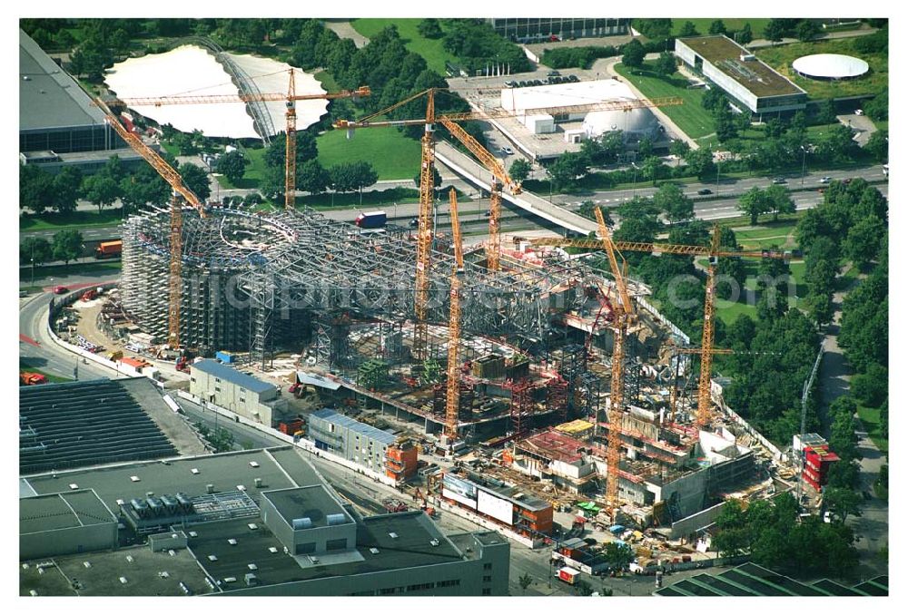 Aerial photograph München / Bayern - 13.07.2005 München Blick auf die Erweiterungsbaustelle des Auslieferungs- und Eventcenter BMW Welt der BMW AG am Georg-Brauchle-Ring nahe dem Olympia Park in München Architektur: COOP Himmelblau Baubeginn: Juli 2004