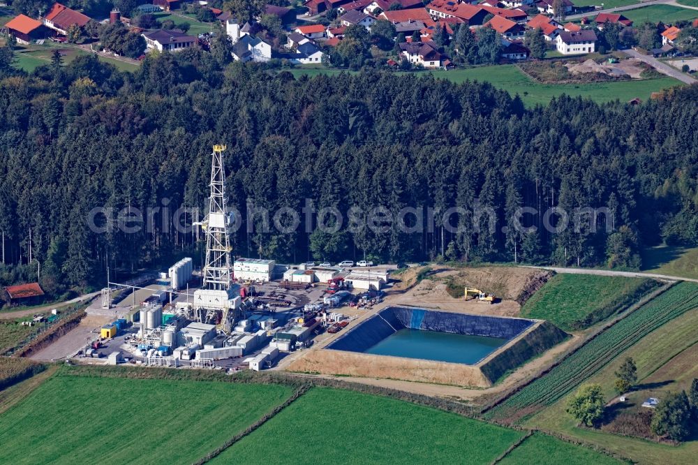 Aerial image Icking - Construction site with drilling tower of the geothermal plant between Dorfen, Hoehenrain and Attenhausen near Icking in the federal state of Bavaria