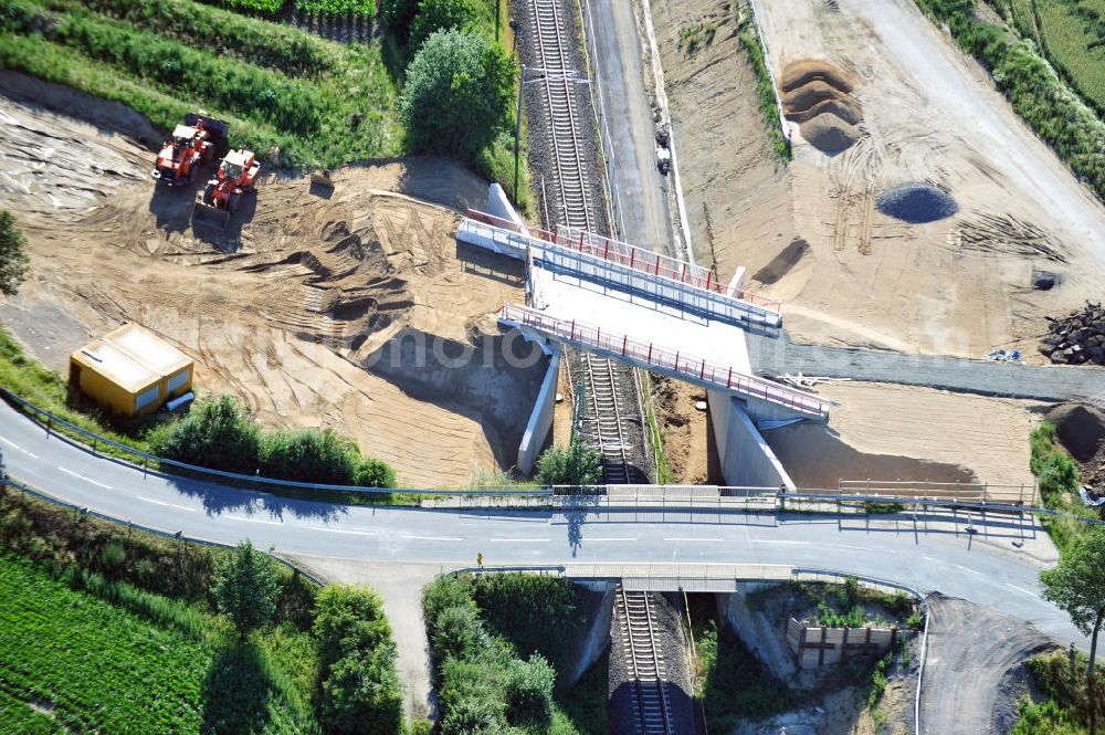 Aerial image Söhlde - Baustelle vom Neubau der Brücke über die Deutsche Bahn / DB-Strecke bei Söhlde in Niedersachsen. Ein Projekt der EUROVIA Beton GmbH. Construction site of the new bild bidge in the near of Söhlde Lower Saxony.