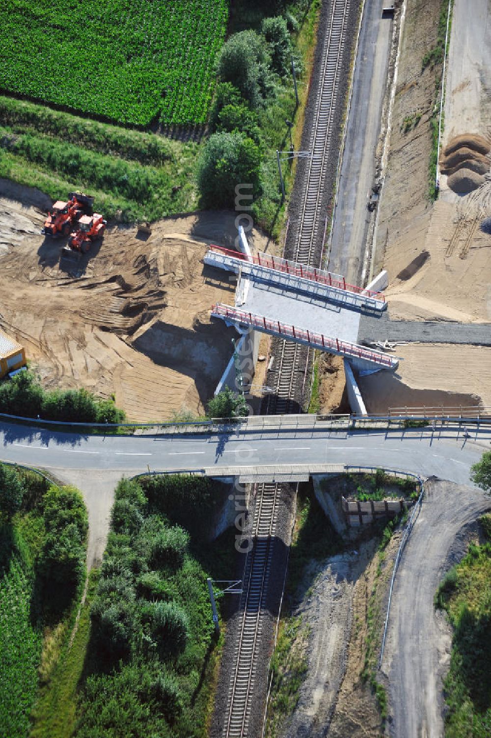 Söhlde from above - Baustelle vom Neubau der Brücke über die Deutsche Bahn / DB-Strecke bei Söhlde in Niedersachsen. Ein Projekt der EUROVIA Beton GmbH. Construction site of the new bild bidge in the near of Söhlde Lower Saxony.