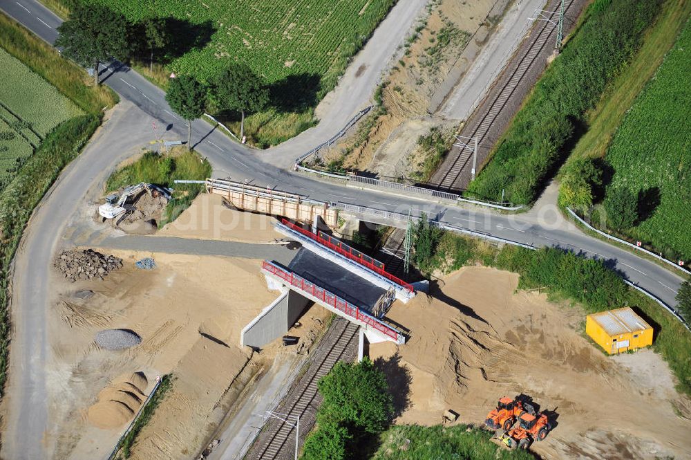 Aerial image Söhlde - Baustelle vom Neubau der Brücke über die Deutsche Bahn / DB-Strecke bei Söhlde in Niedersachsen. Ein Projekt der EUROVIA Beton GmbH. Construction site of the new bild bidge in the near of Söhlde Lower Saxony.