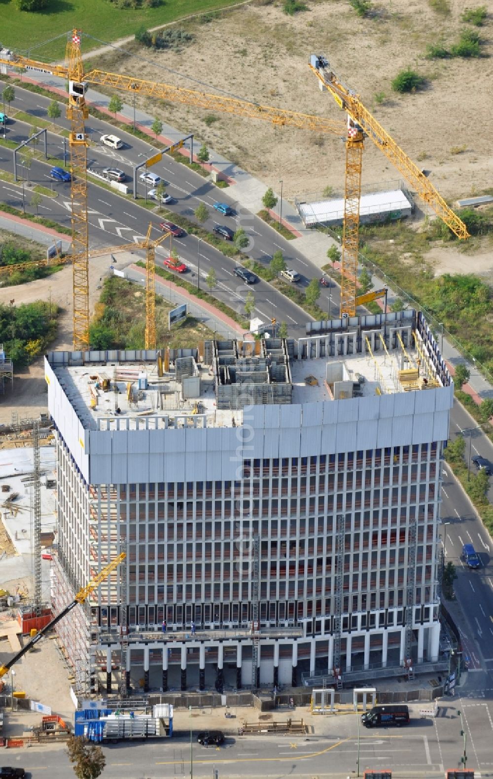 Aerial photograph Berlin - Construction site of office high-rise Tour Total in Europacity on Heidestrasse in Berlin in Germany