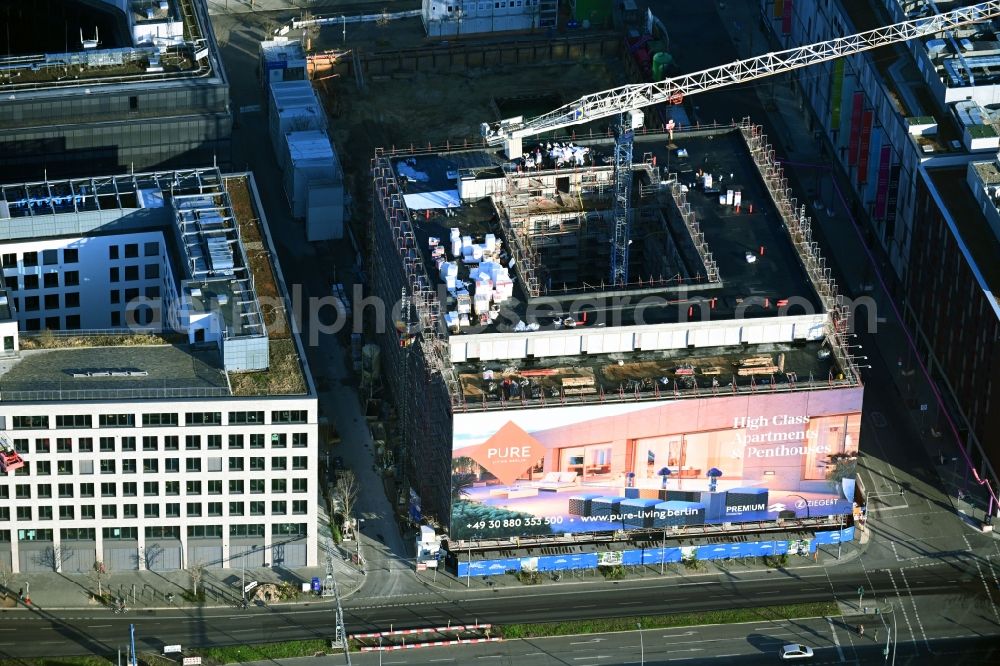 Berlin from the bird's eye view: Building site office building PURE-LIVING:BERLIN on street Muehlenstrasse - Mildred-Harnack-Strasse - Valeska-Gert-Strasse in the district Friedrichshain in Berlin, Germany