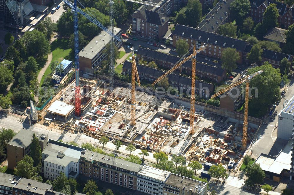 Hamburg from the bird's eye view: Blick auf eine Baustelle eines Büro- und Geschäftsgebäude in Sankt Georg, Anschrift: Steindamm 90-106. Ansprechpartner: CORPUS SIREO, Asset Management GmbH, An der Welle 3, 60322 Frankfurt am Main, Tel. +49(0)69 48005 0, Fax +49(0)69 48005 102, Email: frankfurt@corpussireo.com