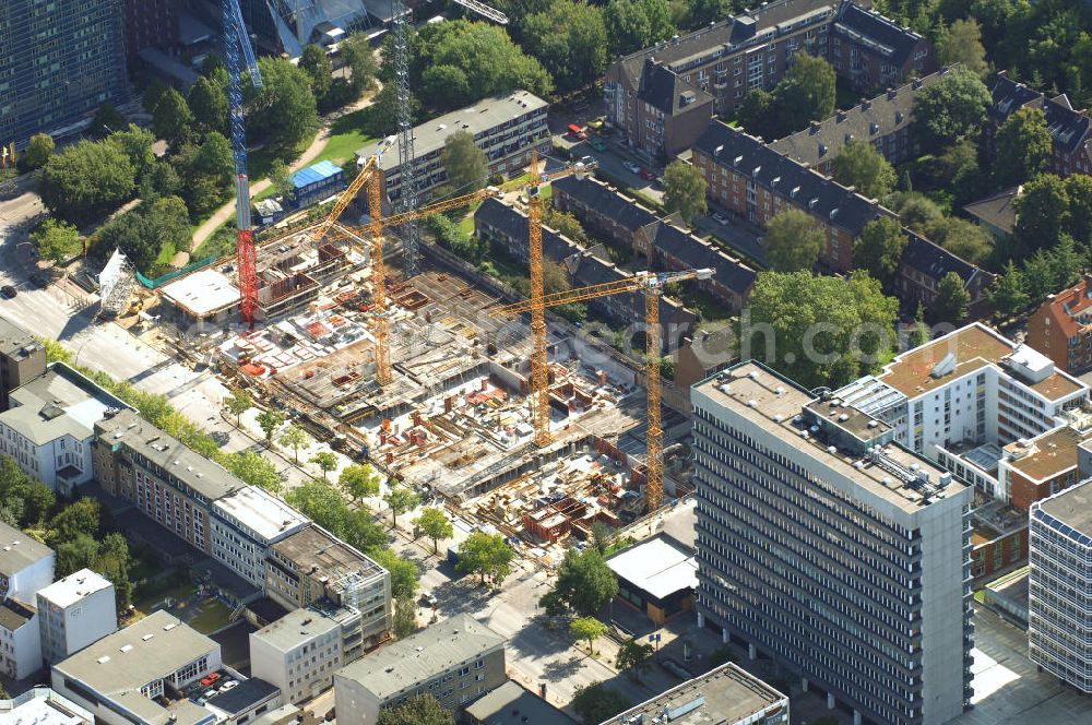 Hamburg from the bird's eye view: Blick auf eine Baustelle eines Büro- und Geschäftsgebäude in Sankt Georg, Anschrift: Steindamm 90-106. Ansprechpartner: CORPUS SIREO, Asset Management GmbH, An der Welle 3, 60322 Frankfurt am Main, Tel. +49(0)69 48005 0, Fax +49(0)69 48005 102, Email: frankfurt@corpussireo.com