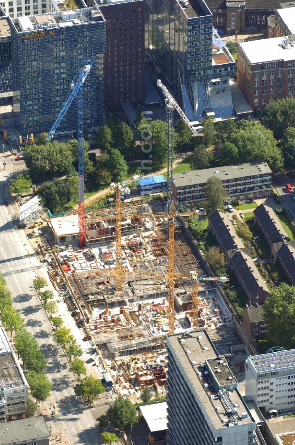 Hamburg from above - Blick auf eine Baustelle eines Büro- und Geschäftsgebäude in Sankt Georg, Anschrift: Steindamm 90-106. Ansprechpartner: CORPUS SIREO, Asset Management GmbH, An der Welle 3, 60322 Frankfurt am Main, Tel. +49(0)69 48005 0, Fax +49(0)69 48005 102, Email: frankfurt@corpussireo.com