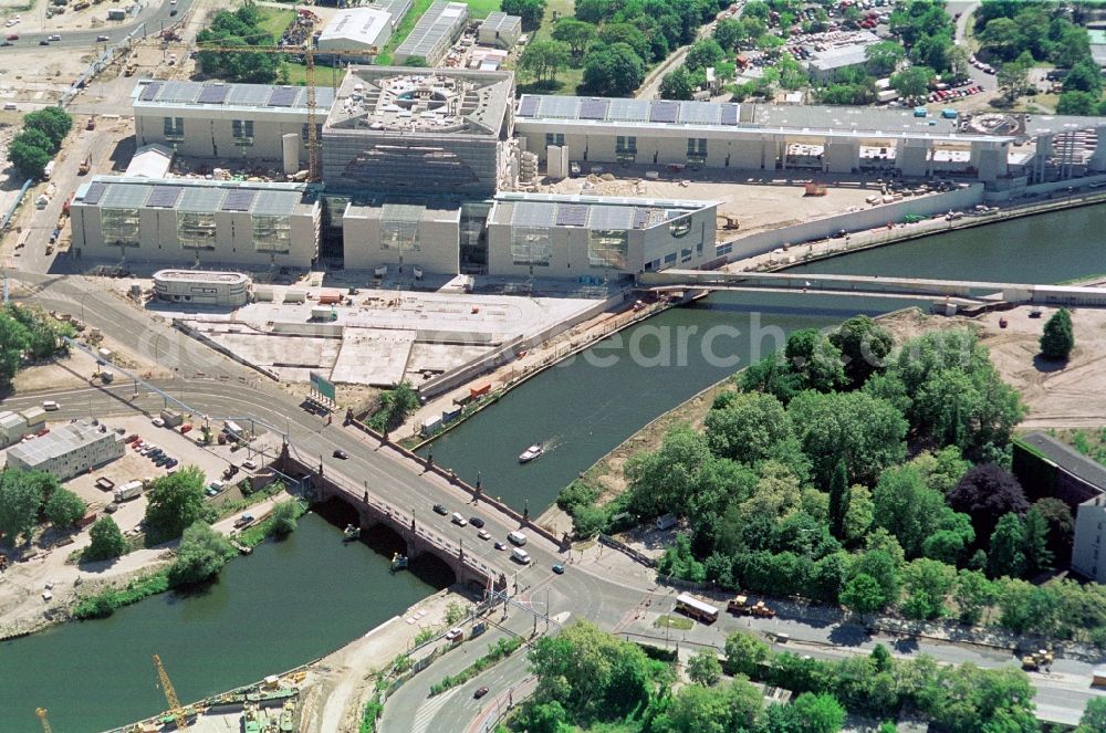 Aerial photograph Berlin - Federal Chancellery between the Spree and Tiergarten Spree on the Berlin government district in the center of the German capital Berlin