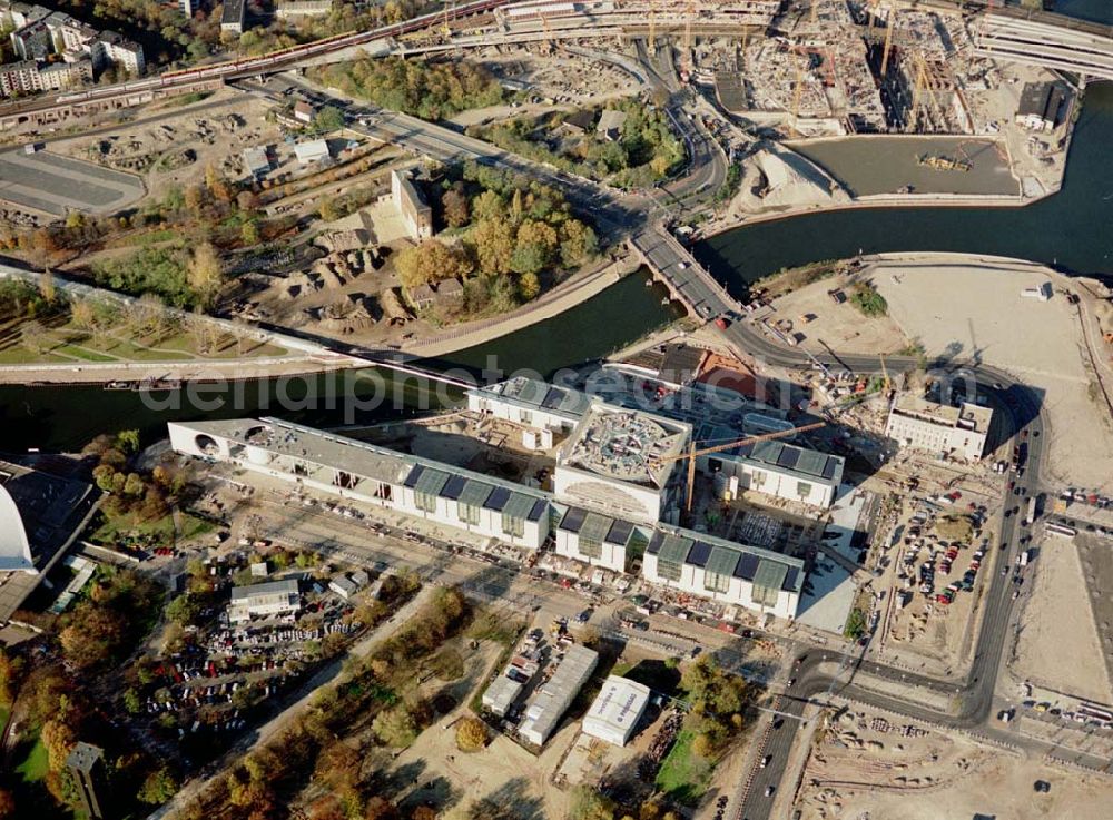 Aerial image Berlin - Tiergarten - Baustelle des Bundeskanzleramtes auf dem Spreebogen in Berlin - Tiergarten.