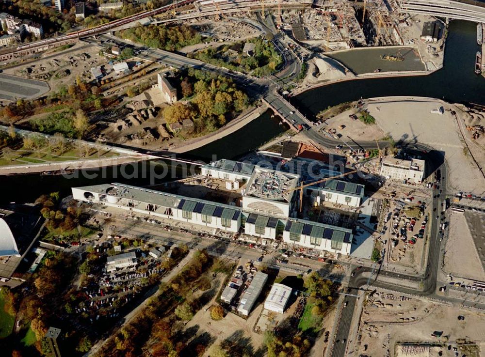 Aerial photograph Berlin - Tiergarten - Baustelle des Bundeskanzleramtes auf dem Spreebogen in Berlin - Tiergarten.