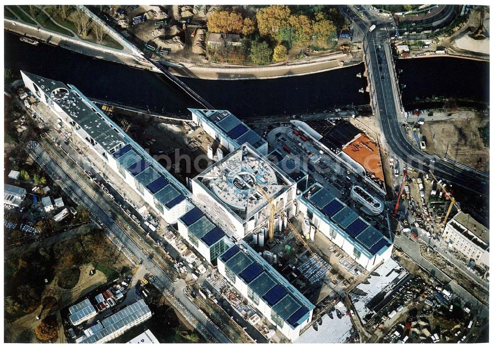 Aerial image Berlin - Tiergarten - Baustelle des Bundeskanzleramtes auf dem Spreebogen in Berlin - Tiergarten.