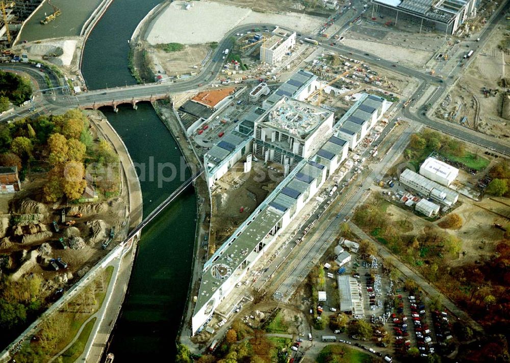 Berlin - Tiergarten from the bird's eye view: Baustelle des Bundeskanzleramtes auf dem Spreebogen in Berlin - Tiergarten.