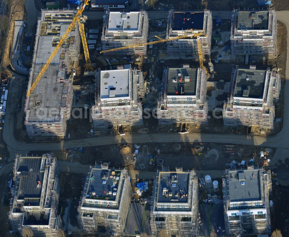 Berlin from the bird's eye view: View of the building lot of a residential quarter of Cedelia construction project in Berlin-Zehlendorf at Dahlemer Weg and the Robert-W-Kempner-Strasse. The project is a joint venture of the project partners HKP Dahlemer Weg Verwaltungs GmbH, HOCHTIEF-HTP Projektentwicklung and KONDOR WESSELS