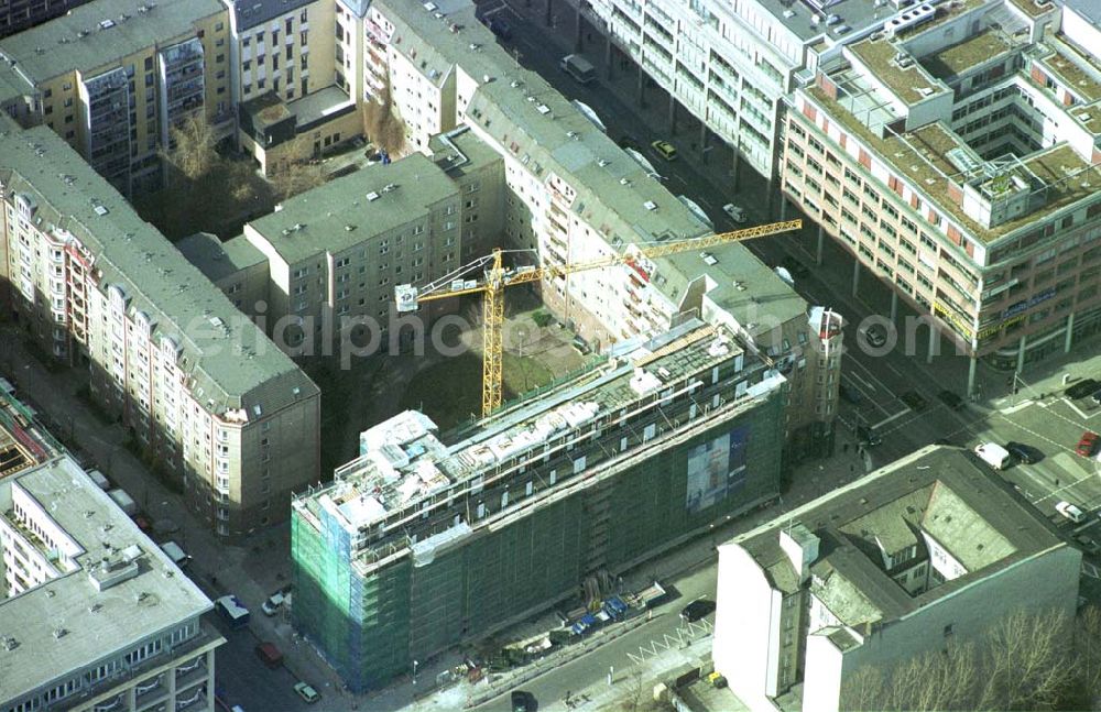 Berlin- Mitte from the bird's eye view: Baustelle Charlottenstraße 68-71 der BEOS Projektentwicklung GmbH. 11.03.02