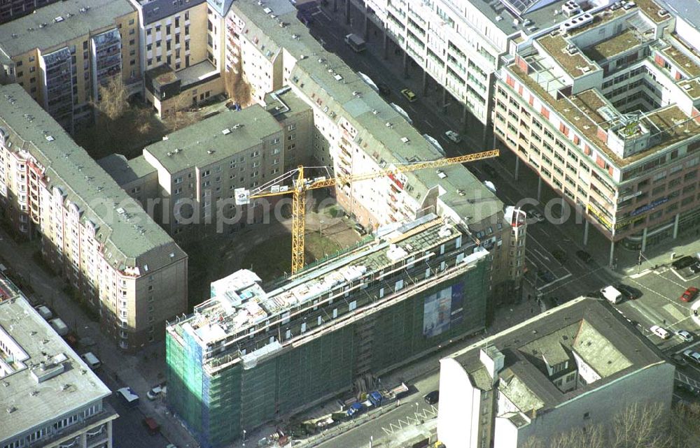 Berlin- Mitte from the bird's eye view: Baustelle Charlottenstraße 68-71 der BEOS Projektentwicklung GmbH. 11.03.02