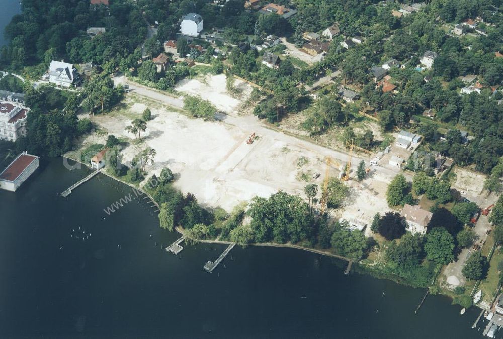 Zeuthen / Brandenburg from the bird's eye view: Baustelle der EDR-GbmH am Zeuthener See in Zeuthen (Gelände des ehem. DDR-Diplomatenclubs) / Brandenburg.