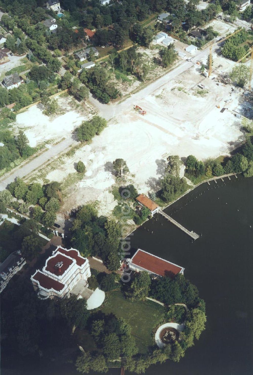 Aerial image Zeuthen / Brandenburg - Baustelle der EDR-GbmH am Zeuthener See in Zeuthen (Gelände des ehem. DDR-Diplomatenclubs) / Brandenburg.