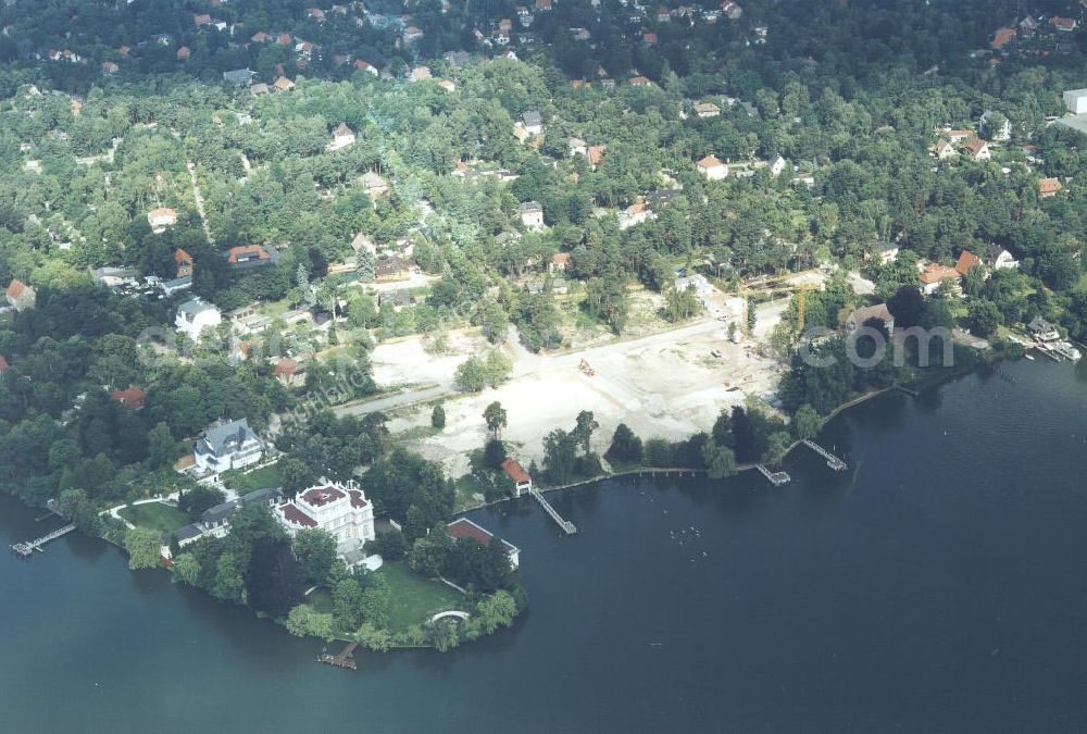 Aerial photograph Zeuthen / Brandenburg - Baustelle der EDR-GbmH am Zeuthener See in Zeuthen (Gelände des ehem. DDR-Diplomatenclubs) / Brandenburg.