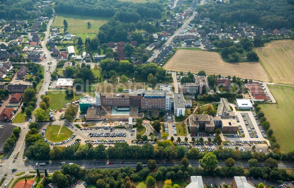 Aerial image Wesel - Building site for an enlargement new building on the clinic area of the Protestant hospital of Wesel in the Schermbecker country road in Wesel in the federal state North Rhine-Westphalia