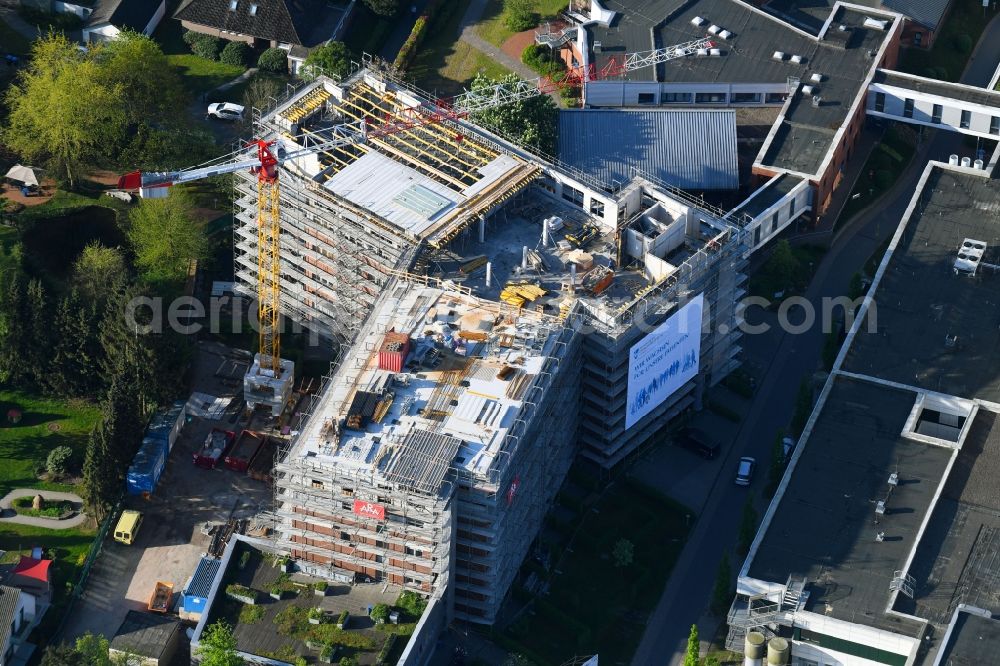 Aerial image Rotenburg (Wümme) - Construction site for a new extension to the hospital grounds AGAPLESION DIAKONIEKLINIKUM ROTENBURG on Elise-Averdieck-Strasse in Rotenburg (Wuemme) in the state Lower Saxony, Germany