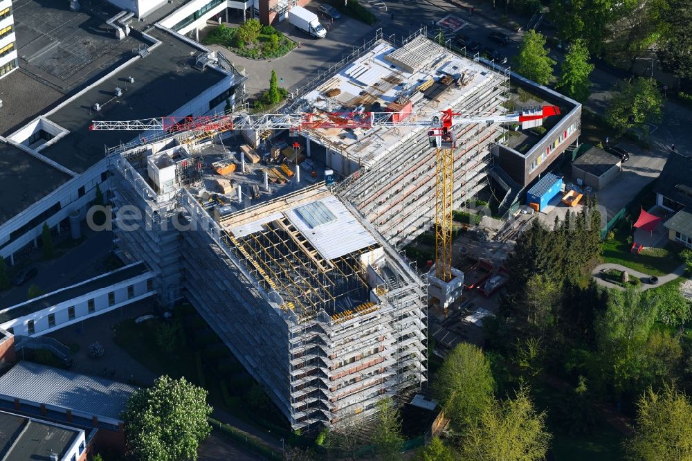 Aerial photograph Rotenburg (Wümme) - Construction site for a new extension to the hospital grounds AGAPLESION DIAKONIEKLINIKUM ROTENBURG on Elise-Averdieck-Strasse in Rotenburg (Wuemme) in the state Lower Saxony, Germany