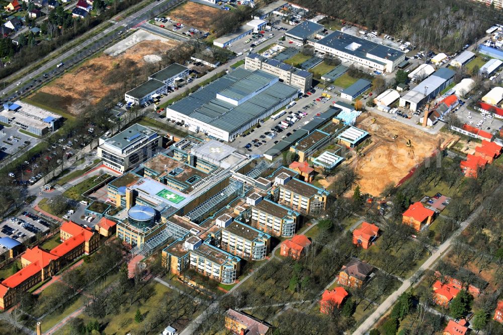 Berlin from above - Construction site for a new extension to the hospital grounds Arona Klinik of UKB BG Klinikum Unfallkrankenhaus Berlin gGmbH in the district Bezirk Marzahn-Hellersdorf in Berlin