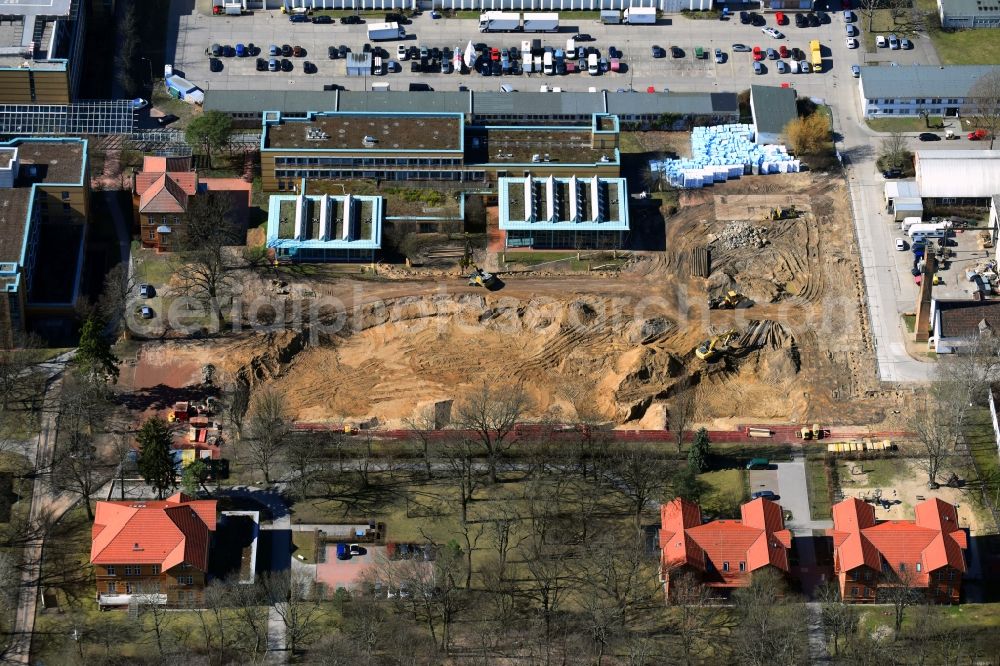 Aerial photograph Berlin - Construction site for a new extension to the hospital grounds Arona Klinik of UKB BG Klinikum Unfallkrankenhaus Berlin gGmbH in the district Bezirk Marzahn-Hellersdorf in Berlin