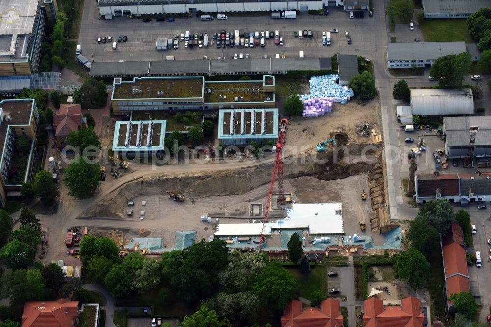 Aerial image Berlin - Construction site for a new extension to the hospital grounds Arona Klinik of UKB BG Klinikum Unfallkrankenhaus Berlin gGmbH in the district Bezirk Marzahn-Hellersdorf in Berlin