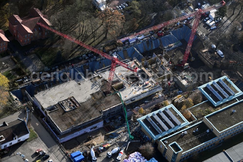 Berlin from the bird's eye view: Construction site for a new extension to the hospital grounds Arona Klinik of UKB BG Klinikum Unfallkrankenhaus Berlin gGmbH in the district Bezirk Marzahn-Hellersdorf in Berlin