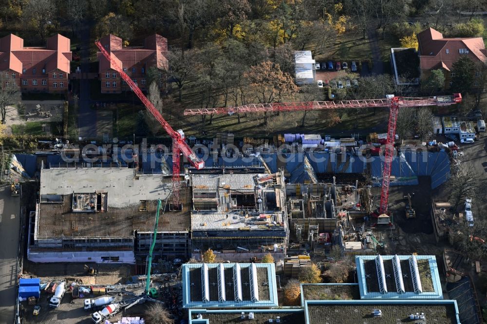 Aerial image Berlin - Construction site for a new extension to the hospital grounds Arona Klinik of UKB BG Klinikum Unfallkrankenhaus Berlin gGmbH in the district Bezirk Marzahn-Hellersdorf in Berlin