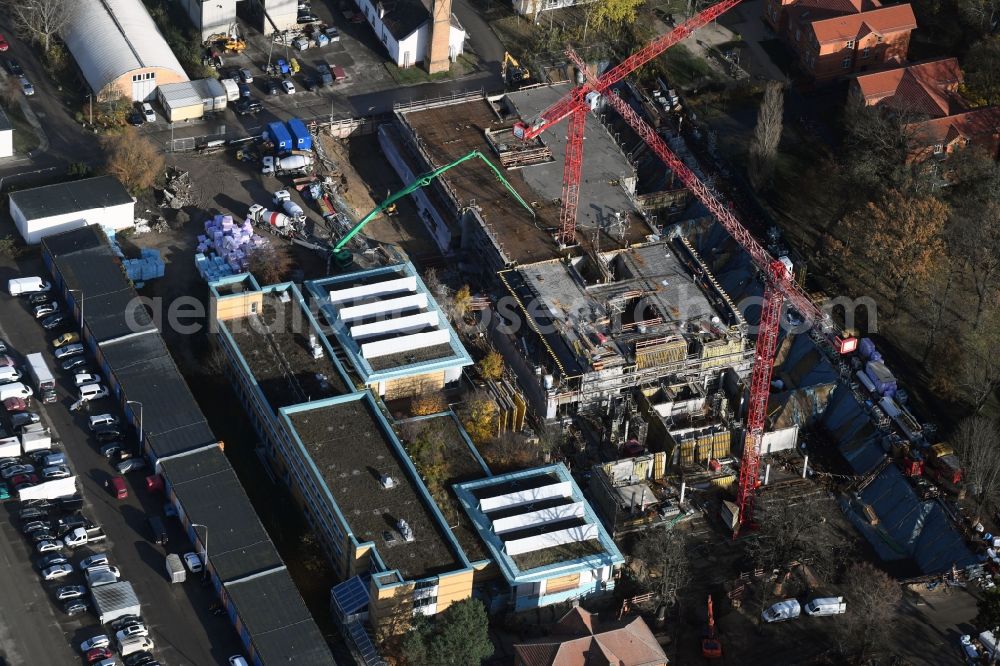 Berlin from above - Construction site for a new extension to the hospital grounds Arona Klinik of UKB BG Klinikum Unfallkrankenhaus Berlin gGmbH in the district Bezirk Marzahn-Hellersdorf in Berlin