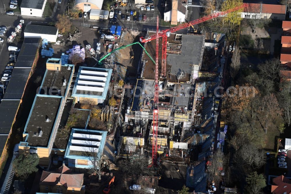 Aerial photograph Berlin - Construction site for a new extension to the hospital grounds Arona Klinik of UKB BG Klinikum Unfallkrankenhaus Berlin gGmbH in the district Bezirk Marzahn-Hellersdorf in Berlin