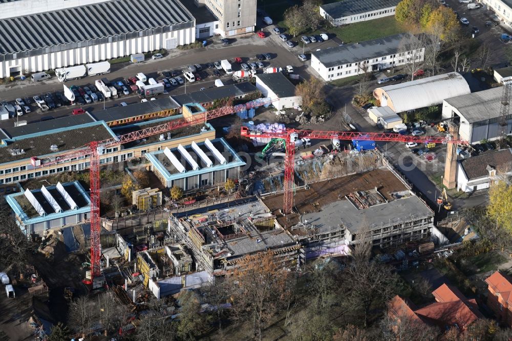 Berlin from above - Construction site for a new extension to the hospital grounds Arona Klinik of UKB BG Klinikum Unfallkrankenhaus Berlin gGmbH in the district Bezirk Marzahn-Hellersdorf in Berlin