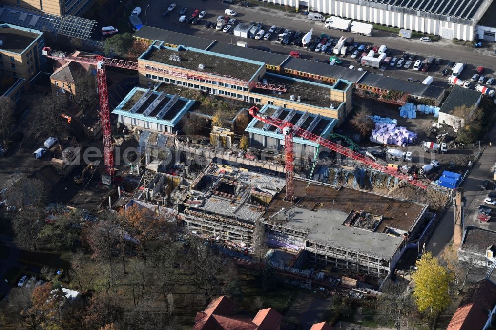 Aerial photograph Berlin - Construction site for a new extension to the hospital grounds Arona Klinik of UKB BG Klinikum Unfallkrankenhaus Berlin gGmbH in the district Bezirk Marzahn-Hellersdorf in Berlin