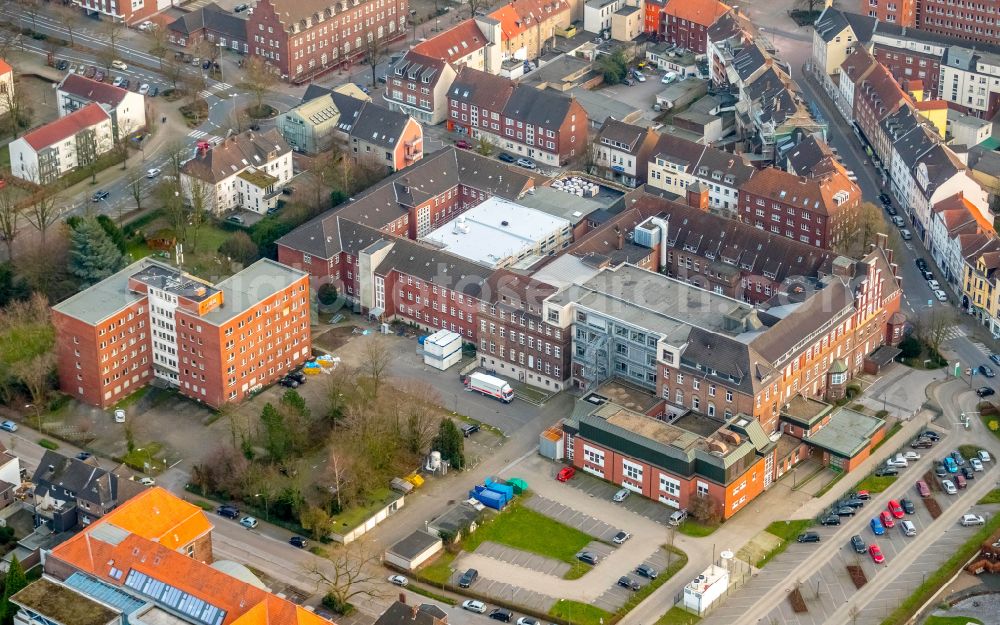 Gladbeck from above - Construction site for a new extension to the hospital grounds St.-Barbara-Hospital on Barbarastrasse in Gladbeck in the state North Rhine-Westphalia, Germany