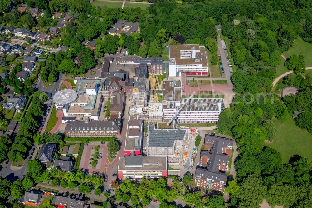 Gelsenkirchen from the bird's eye view: Construction site for a new extension to the hospital grounds Bergmannsheil and Kinderklinik Buer gGmbH Zentrum fuer Neuropaediatrie - Sozialpaediatrie in the district Buer in Gelsenkirchen in the state North Rhine-Westphalia, Germany